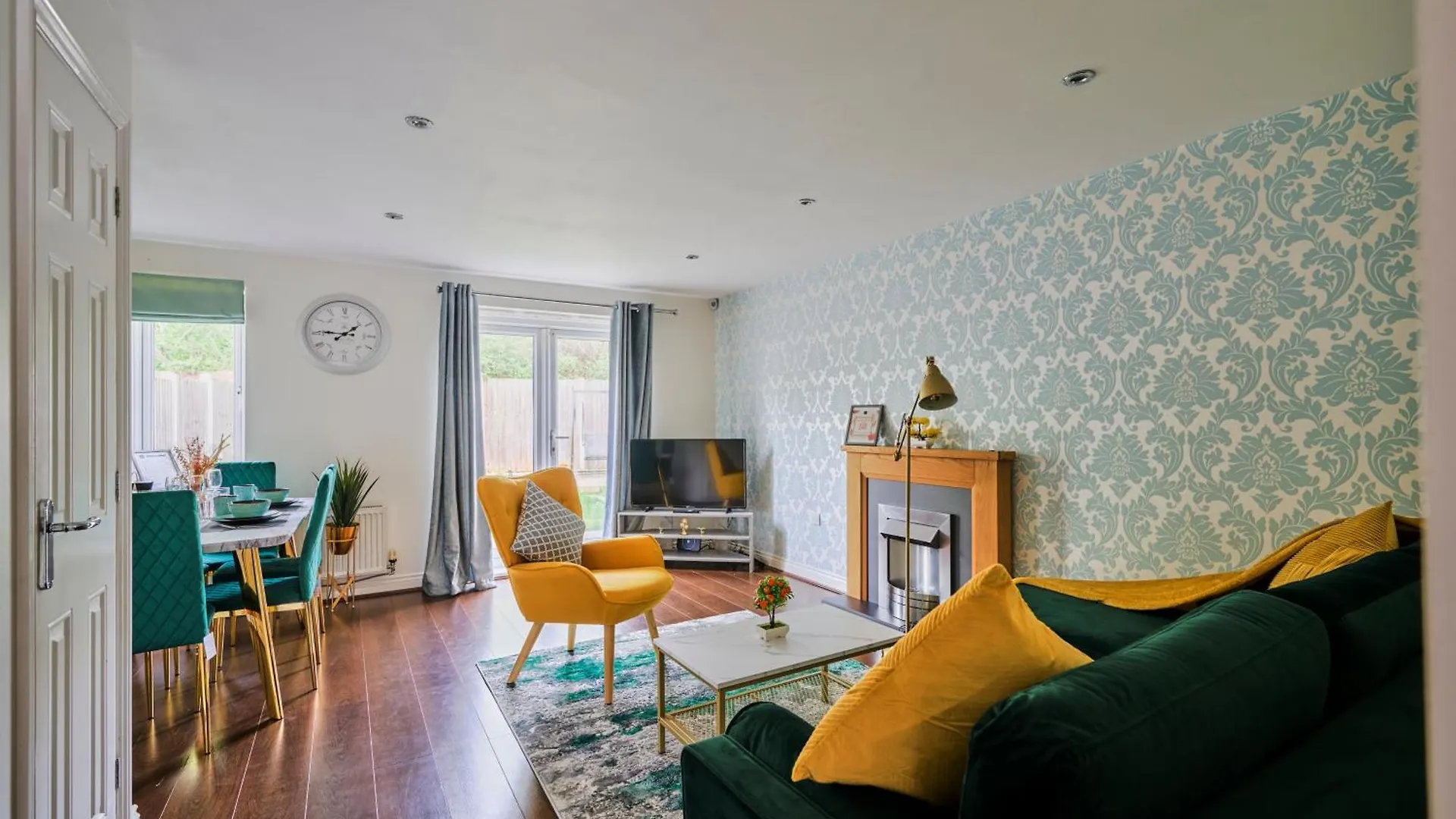 Cherish Stays Spacious & Amazing 3 Bed House In Hayes & Heathrow West Drayton  West Drayton (Middlesex)