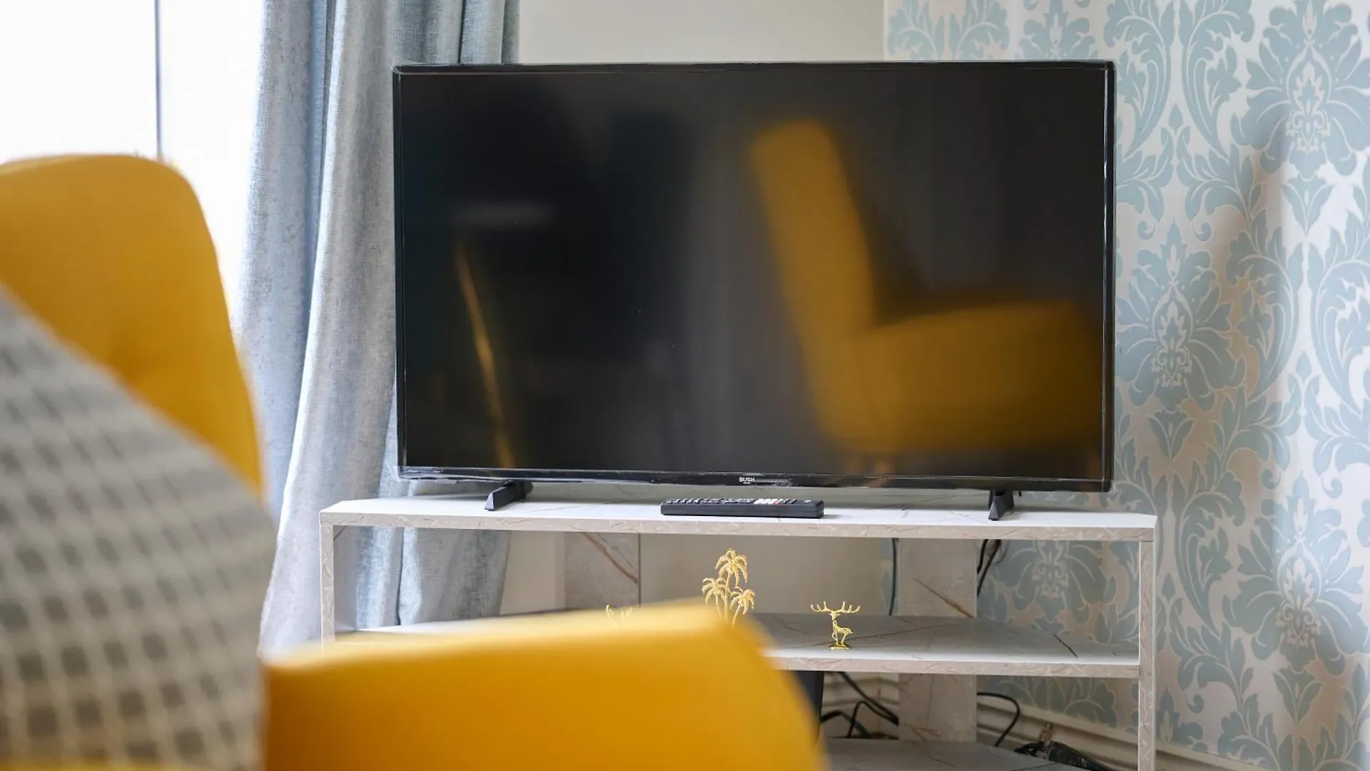 Cherish Stays Spacious & Amazing 3 Bed House In Hayes & Heathrow West Drayton  Apartment West Drayton (Middlesex)