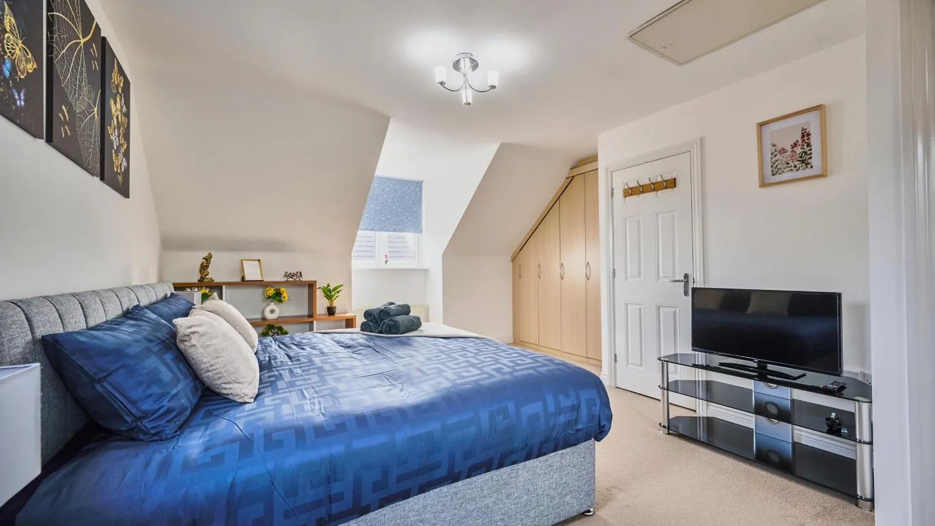 Cherish Stays Spacious & Amazing 3 Bed House In Hayes & Heathrow West Drayton  Apartment West Drayton (Middlesex)