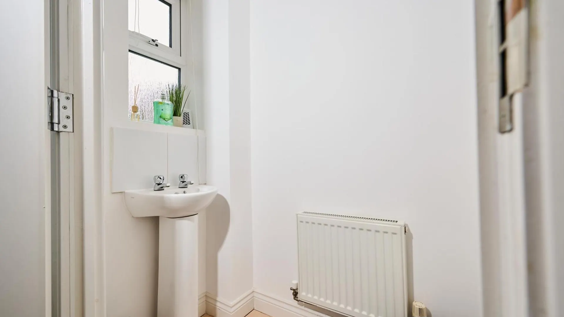 Cherish Stays Spacious & Amazing 3 Bed House In Hayes & Heathrow West Drayton  0*, West Drayton (Middlesex) United Kingdom